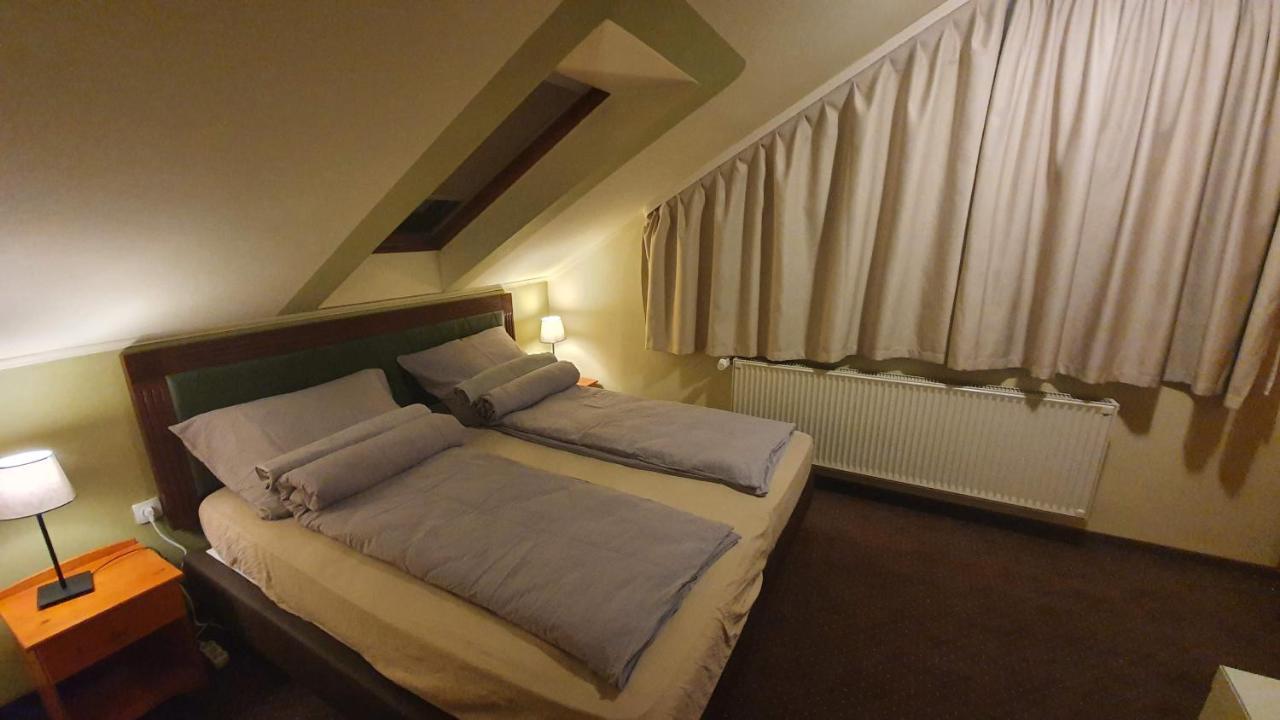 Bed and Breakfast Palantír Panzió Miskolc Exterior foto